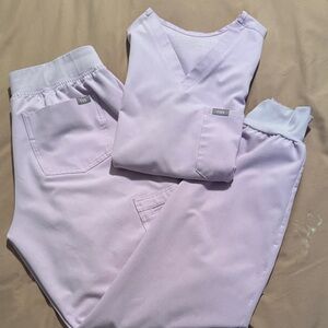 Figs Lavender Scrub Set
Rare color-Lavender Haze